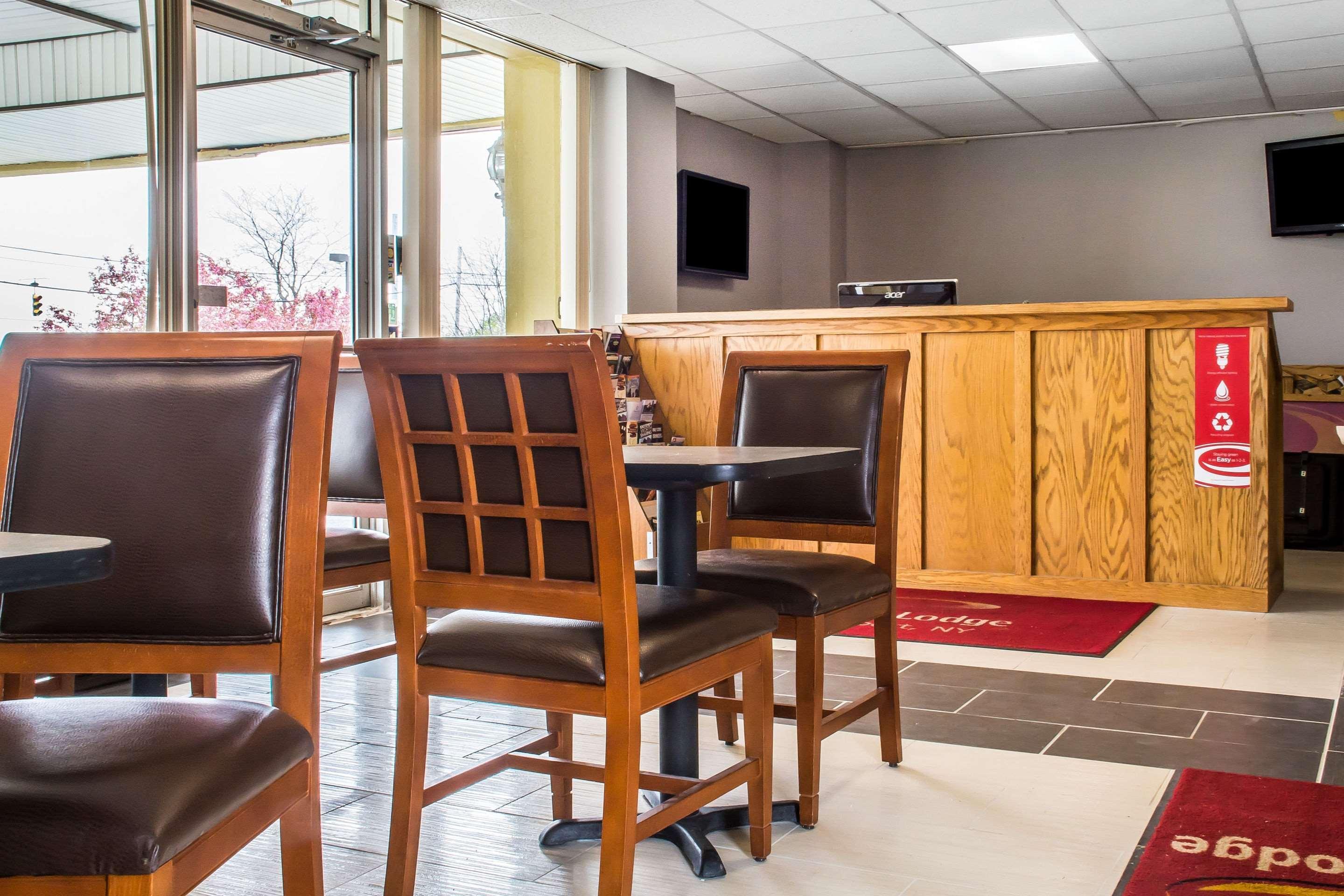 Econo Lodge Brockport Esterno foto