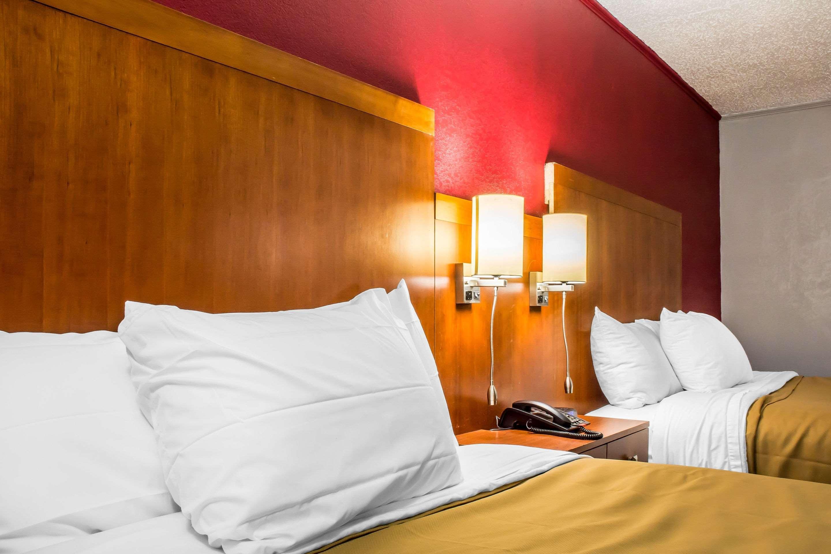 Econo Lodge Brockport Esterno foto