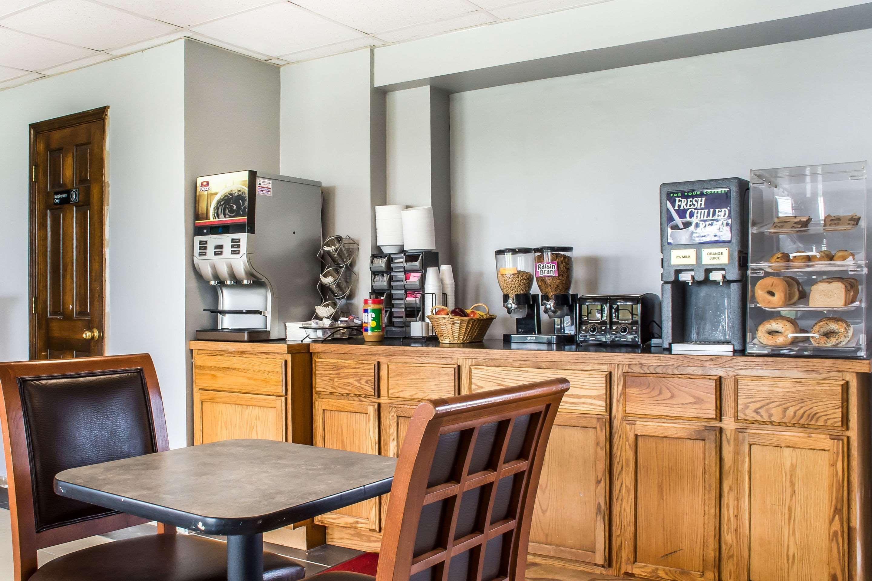 Econo Lodge Brockport Esterno foto